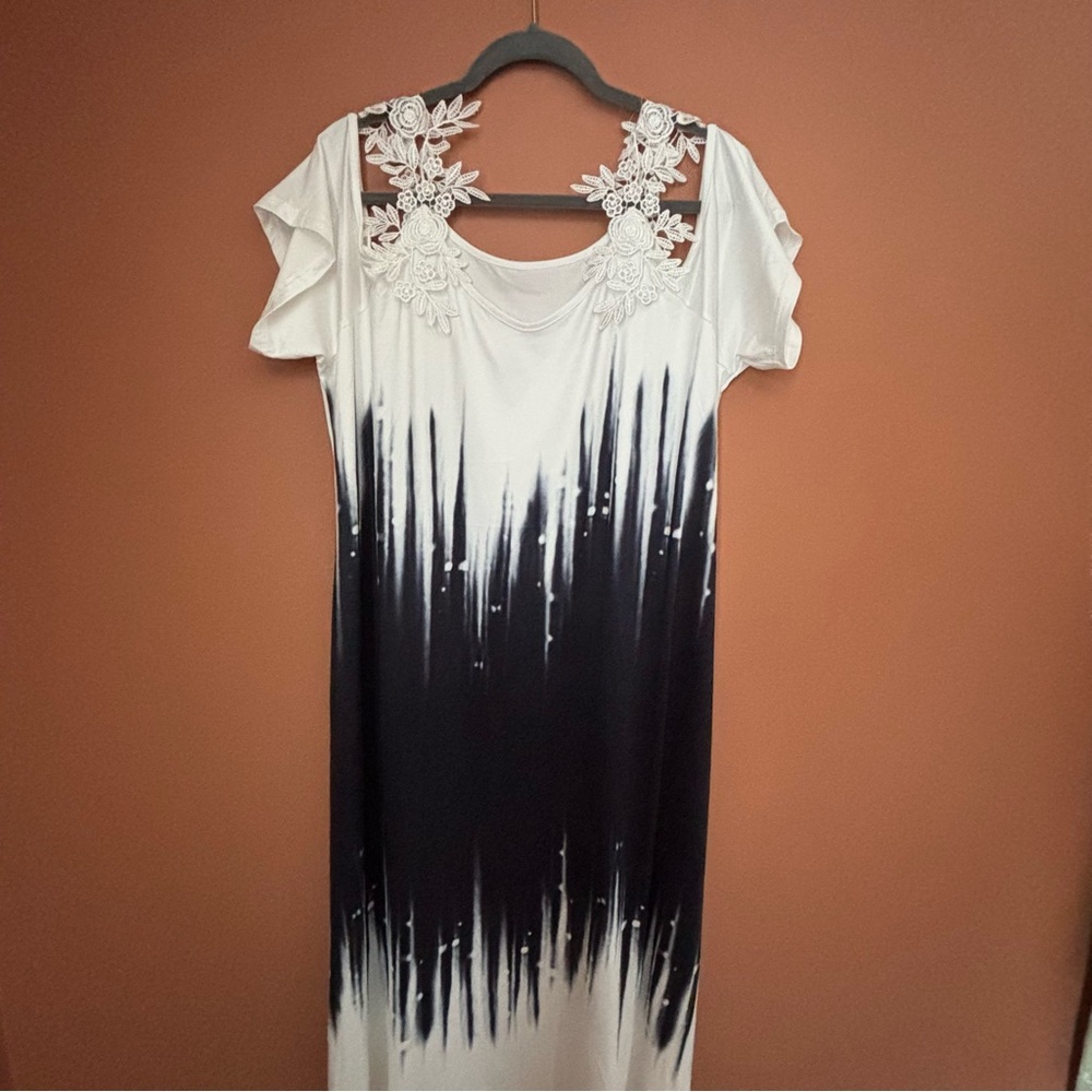 Chic Black and White Asymmetrical Dress
